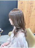 五反田美容室★艶美髪、横顔美人、明るめベージュレイヤーロング