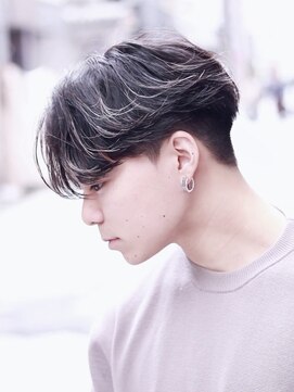 ブレイズ コクラ(BLAZE KOKURA) ホワイトメッシュ☆毛流れセンターパート