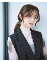 イーズ(EAZE)&nbsp;ローポニーテールアレンジおでかけヘア