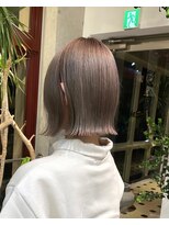 ヲタク(wotaku.)&nbsp;グレージュカラーダブルカラーハイトーンケアブリーチ外はねボブ