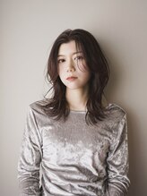 モノリス(MONOLITH.) ミディアムレイヤー・ピンクブラウン
