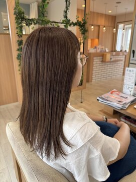 アドラーブル 長岡リップス旭岡店(adorable) 20代30代大人可愛いオリーブベージュ