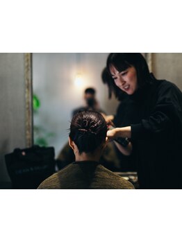 【女性目線での褒められstyle*】気さくな雰囲気が魅力のスタイリストがあなたらしさを惹きだします◇