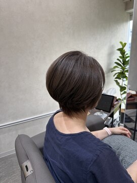 アキコ(AKIko) 丸みシルエットショート