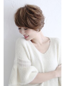 ブルーム コスタ(Blume COSTA) 【ブルームコスタ】ショートのサイドシルエット