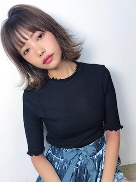 カイル(kyle) 外ハネエアリーヘア