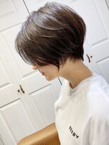 大人可愛い耳かけショートボブダークアッシュブラウン毛先パーマ
