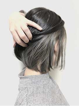 ブランシュ バイ アルティナ(Blanche by artina) インナーカラーボブ×シルバーグレー 【Blanche川崎】