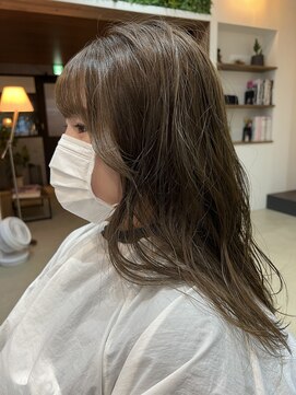 ラテ 伊勢崎(LATTE) カーキベージュ