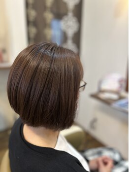 エスト(e.s.t)の写真/髪と肌に優しく美しく◇天然由来成分配合のオーガニックカラーでダメージレス&艶やかな仕上がりを実感◎