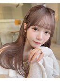 編み編みハーフツインテールとラベンダーベージュ、前髪おくれ毛