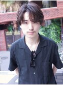 自然な毛流れでラフにキマるセンターパート×ニュアンスパーマ