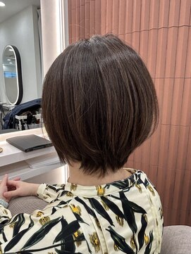 アイコニックナゴヤ(AIconic nagoya) ショートレイヤー/ひし形/ベージュ/艶カラー(by庄司)