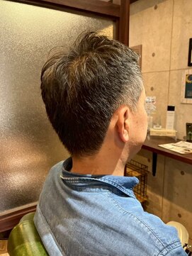 クロム(CHROM) ビジネス20代30代40代カットメンズパーマ眉毛入間市