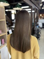 オヴィ(Ovi)&nbsp;ブリーチなしで叶うオリーブベージュの透明感