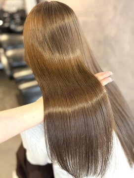 エルバイラビス 大宮(elu by lovis) 《鈴木茉奈》アッシュベージュ/髪質改善/ダブルカラー