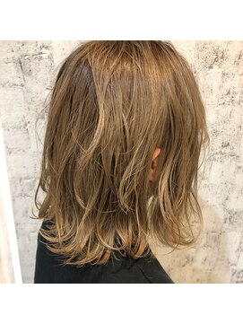 ヘアメイク ヴァロ(Hair Make VaLo) ハイトーン＋アッシュベージュ