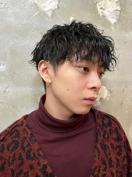 アカ(ACA) マッシュ ツイストスパイラル 波巻きパーマ センターパート