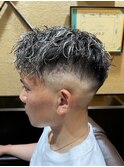 スキンフェード 波打ちパーマ メッシュ
