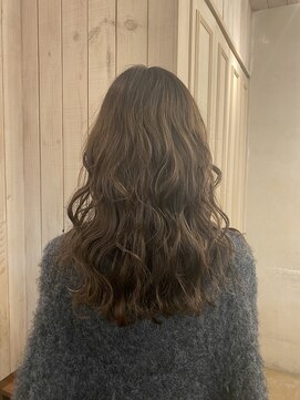 エイミーバイアフロート(amie by afloat) 巻き髪ヘアー