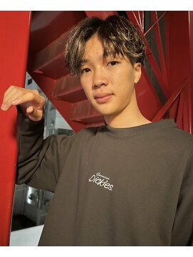 ロミーオム 本厚木(ROMMY. Homme) 刈り上げツーブロックセンターパートニュアンスパーマメンズヘア