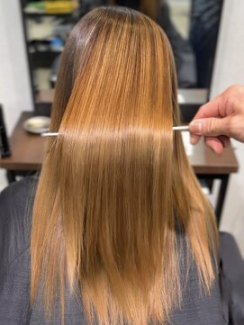 メリー オオサカ(Merly Osaka) ブリーチ毛にオリジナルストレートで艶々!