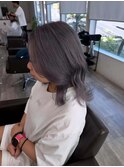 【シルバーグレー】