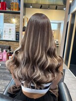 ラピス 横浜(Lapis)&nbsp;ミルクティーベージュシールエクブリーチカラーレイヤーカット