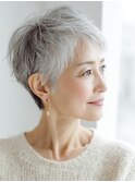 50代60代上品ふんわりグレーショート