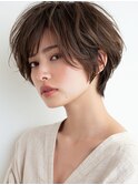 40代に似合う眉上ベリーショート