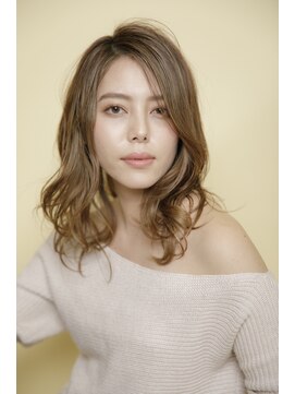 アフロディーテ ギンザ 秋葉原店(APHRODITE GINZA) グレージュカラー/シルキーベージュ/斜めバング/秋葉原