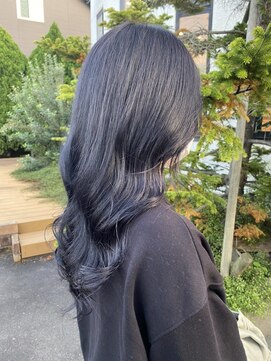 ラパンセ ブルー(LA PENSEE BLEU) 【LA PENSEE BLEU】艶髪　ダークグレー　ヨシンモリ　暗髪