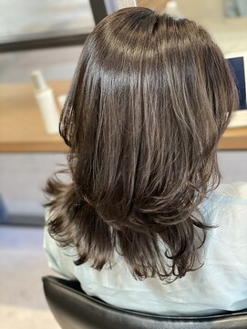 コスアンドコウ 横浜山下(Cos&Co.) 【シーズンレスstyle】セピアグレージュ/ミディアムレイヤー