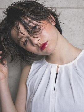 アールプラスヘアサロン(ar+ hair salon) 無造作カ－ル丸みショ－ト