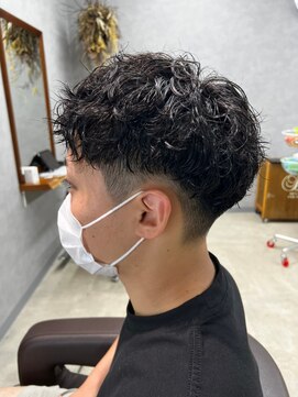 リット×ベリエ(Lit.×belier) ツイストスパイラルパーマ波巻きスパイラル刈り上げマッシュ