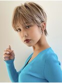 くびれ×抜け感ショート