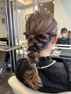 レイン(RAIN) ラメが可愛い編みおろしスタイル