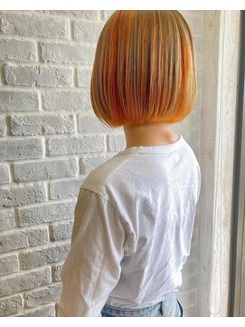 エムロード 深草店 オレンジ×ベージュのアンブレラ