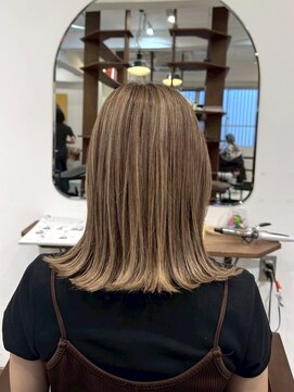 ルイ(ROUIS produced by LUCK 津田沼) ROUIS 津田沼 ベージュブラウン×ハイライト