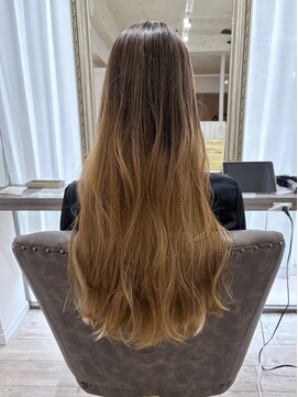 ラトゥーナ 西宮北口店(Ratuna) 【Ratuna/西宮北口】ブリーチ1回☆白髪ぼかしカラー