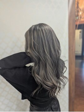 ブランシスヘアー(Bulansis Hair) レイヤースタイルでオトナギャルに！