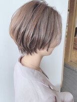 ステアケース ギンザセブン(stair:case ginza7) ナチュラル前下がりショートボブ小顔カット