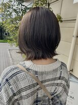 オーバル(OvaL)&nbsp;オリーブベージュのレイヤーボブ