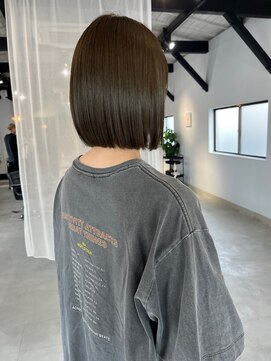 リブ(LIV) 切りっぱなしボブ/オリーブグレージュ