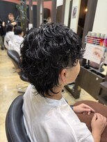 フィールエー レキシントンプラザ店(feel.a)&nbsp;髪が広がりやすい方にもおすすめ♪縦長シルエットのウルフパーマ