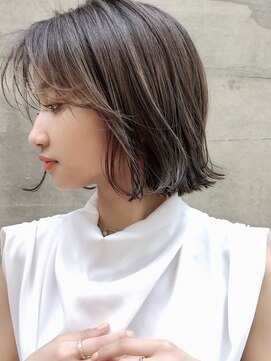 ピークアブー アヴェダ ギンザシックス(PEEK-A-BOO AVEDA GINZASIX) 外ハネボブ/切りっぱなしボブ/フォギーベージュ