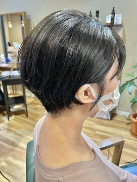 ヴァロ(Valo) 丸み◎大人ショート 耳掛けスタイル