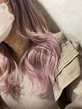 シェルビー 新宿(SHELBe) 小顔×ホワイトピンクデザインカラー[新宿/ヘッドスパ/白髪染め]