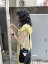 シラフ(SHIRAF)&nbsp;ミディアムヘアのスパイラルパーマ