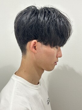 ヒュイル バイ ニアウ(Hwyl by Niau) メンズマッシュツーブロックスパイラルパーマニュアンスパーマ